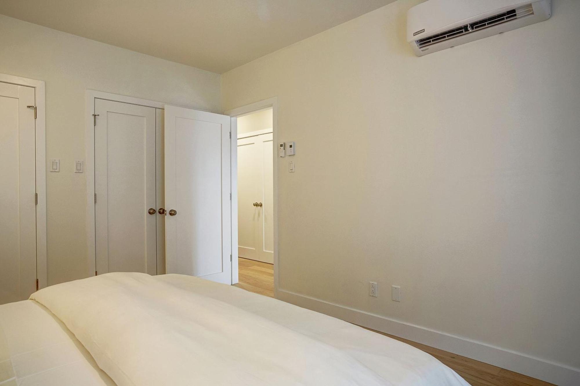 Explore Montreal From Sleek Contemporary Apartment By Den Stays 外观 照片