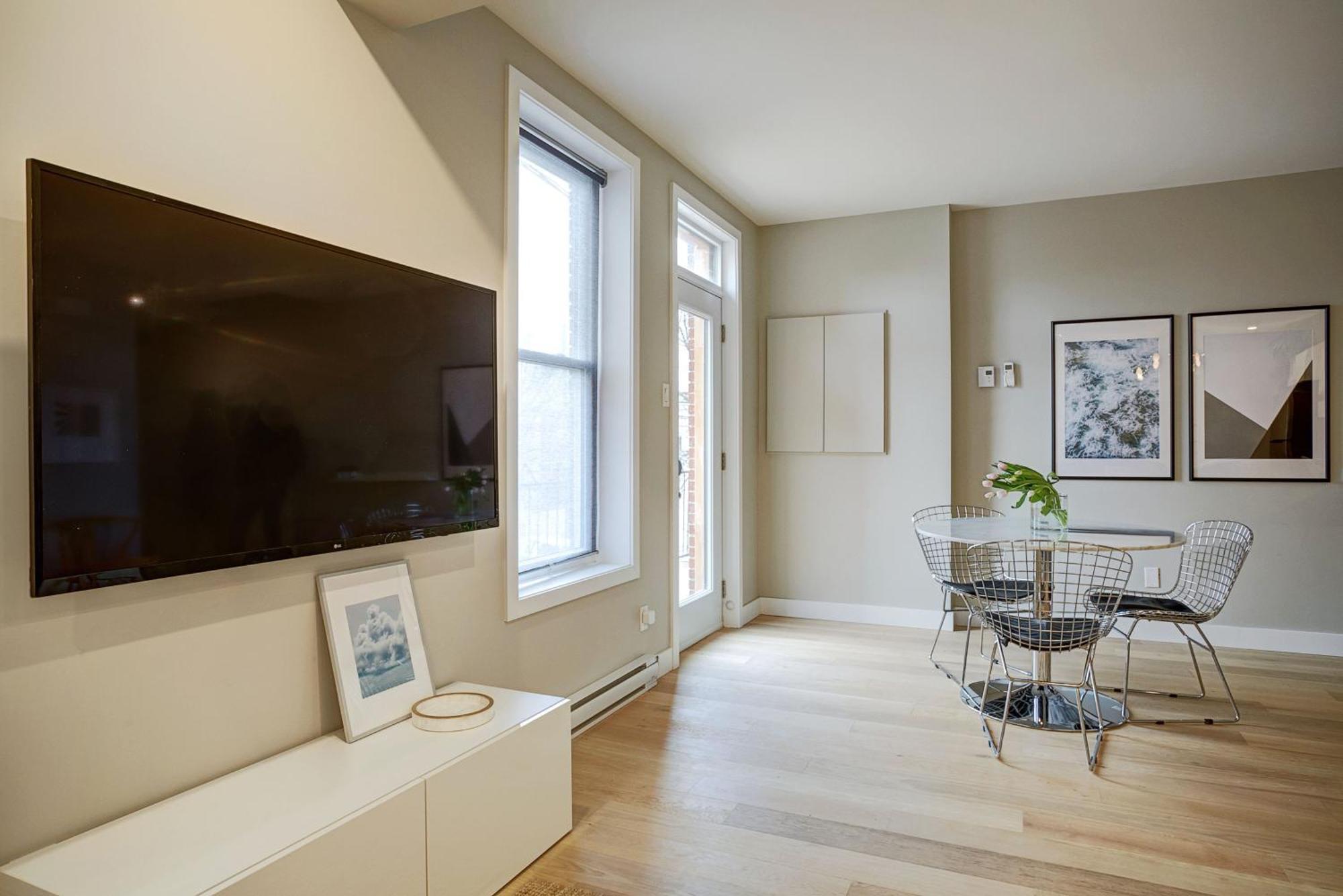 Explore Montreal From Sleek Contemporary Apartment By Den Stays 客房 照片