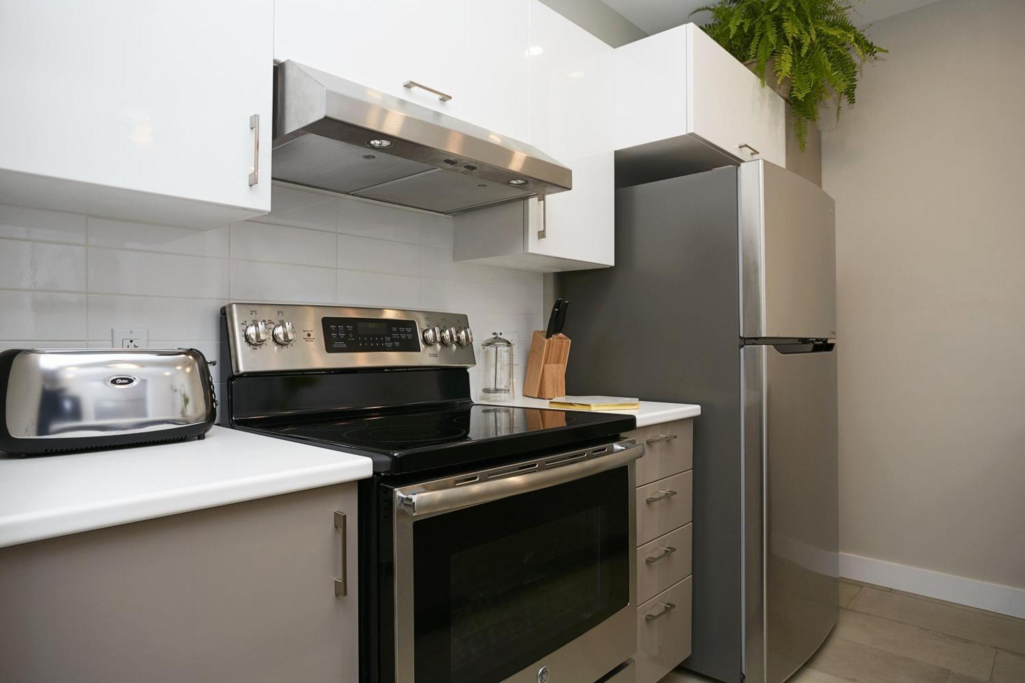 Explore Montreal From Sleek Contemporary Apartment By Den Stays 客房 照片