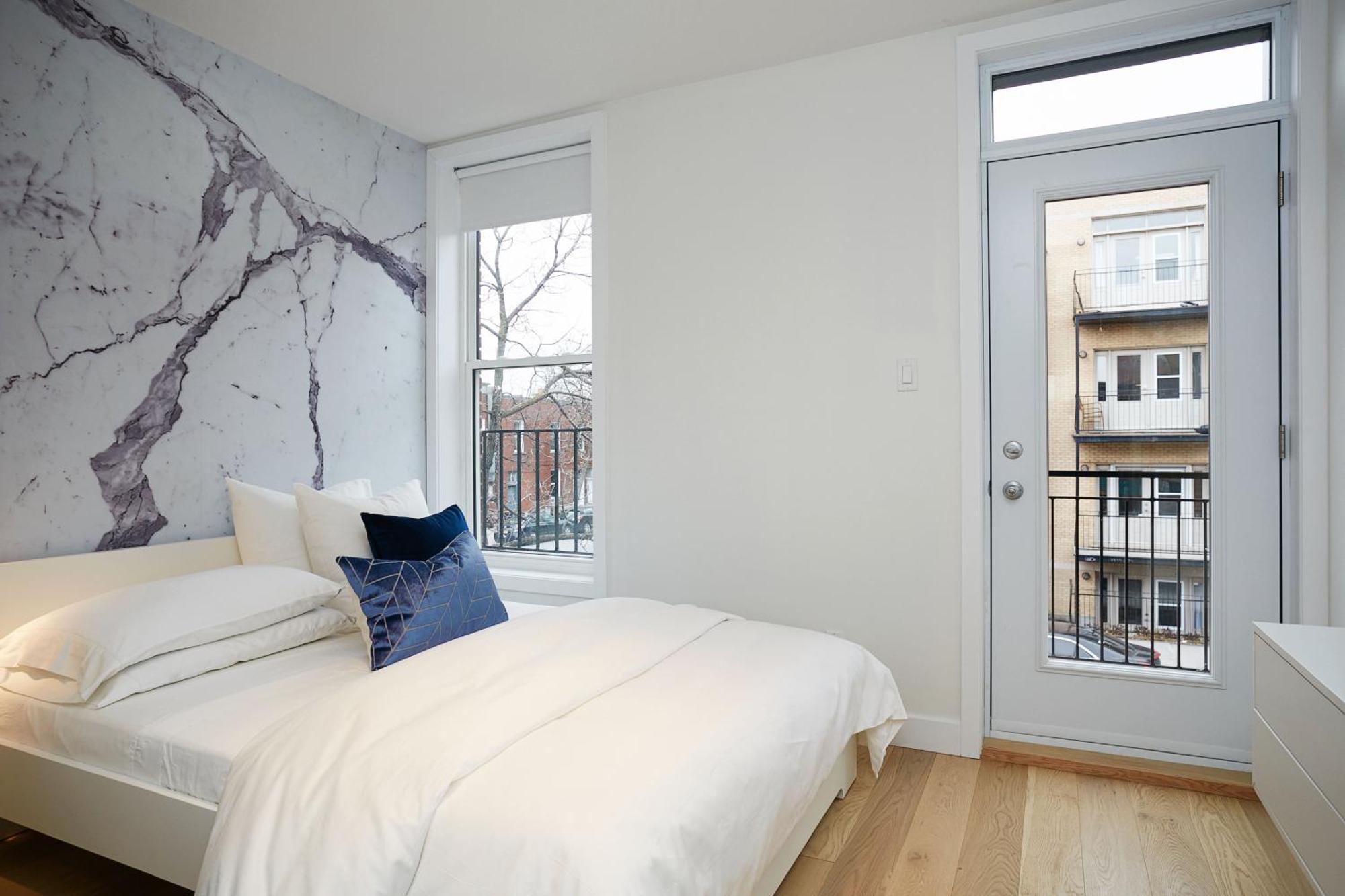 Explore Montreal From Sleek Contemporary Apartment By Den Stays 客房 照片